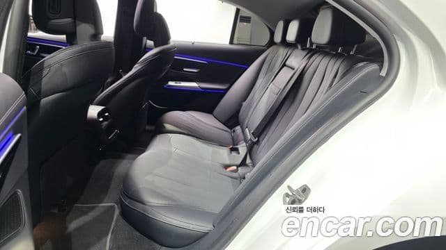 Mercedes-Benz E-Class 2024 — Şəkil 10/20