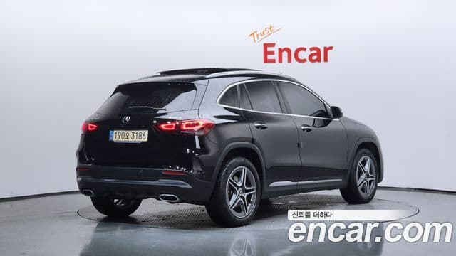 Mercedes-Benz GLA-Class 2021 — фото 1 из 20