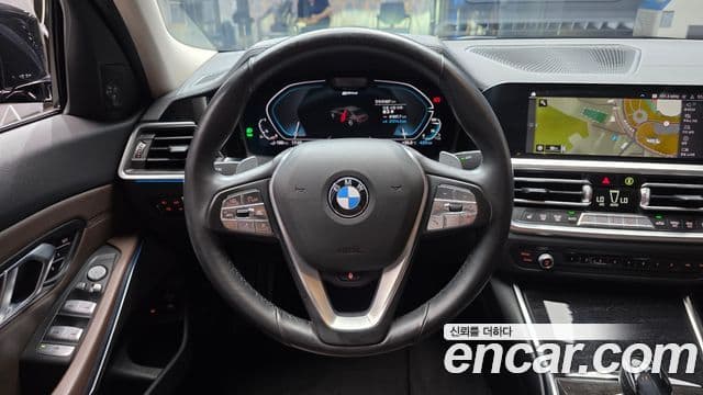 BMW 3 Series 2021 — фото 13 из 20