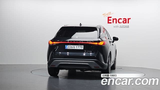 Lexus RX350h 2023 — ფოტო 4/20