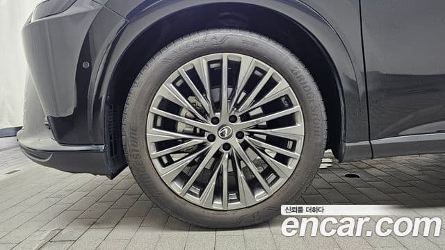 Lexus RX350h 2023 — ფოტო 5/20