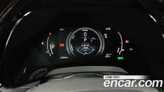 Lexus RX350h 2023 — ფოტო 8/20