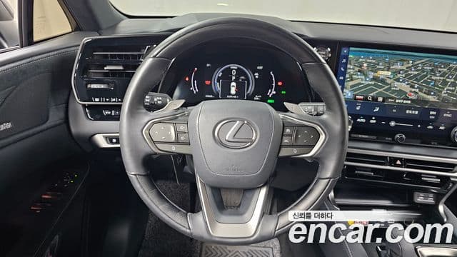 Lexus RX350h 2023 — ფოტო 13/20