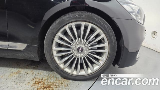 Kia The K9 2018 — Photo 37/40
