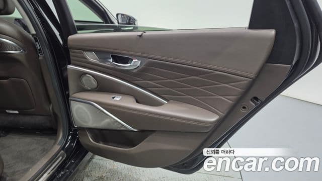 Kia The K9 2018 — Photo 28/40