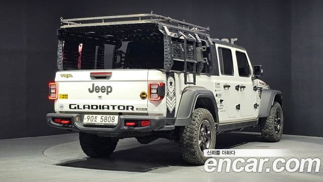Jeep Gladiator 2021 — ფოტო 2/20