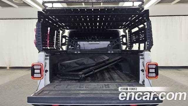 Jeep Gladiator 2021 — ფოტო 20/20