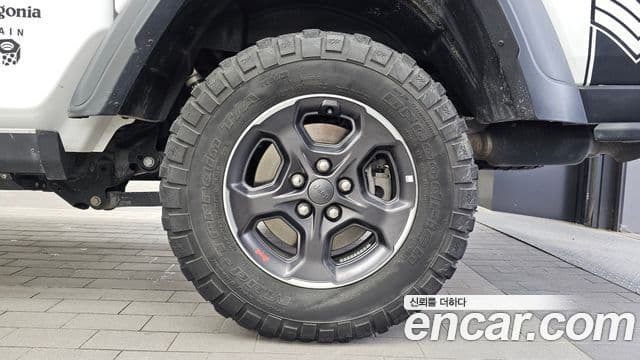 Jeep Gladiator 2021 — Photo 26/35