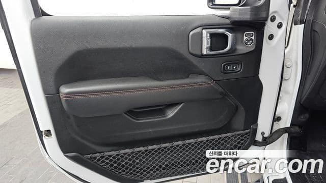 Jeep Gladiator 2021 — Photo 15/35