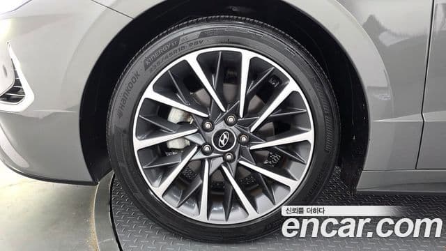 Hyundai Sonata 2019 — ფოტო 5/20