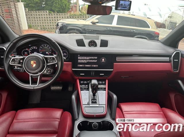 Porsche Cayenne 2023 — ფოტო 9/19