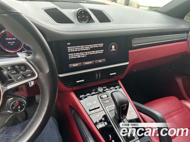 Porsche Cayenne 2023 — ფოტო 10/19