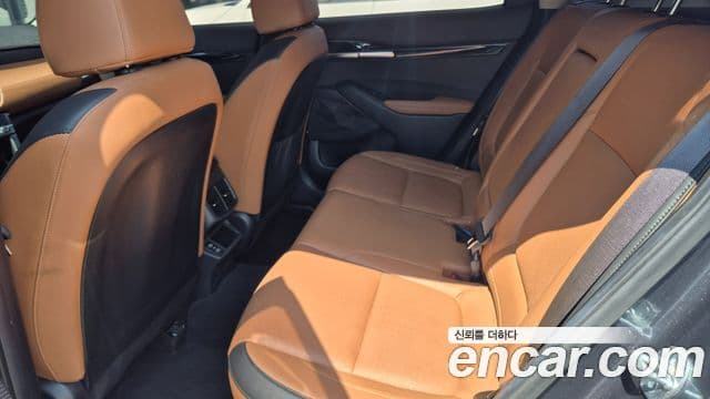 Kia Seltos 2023 — Şəkil 18/20