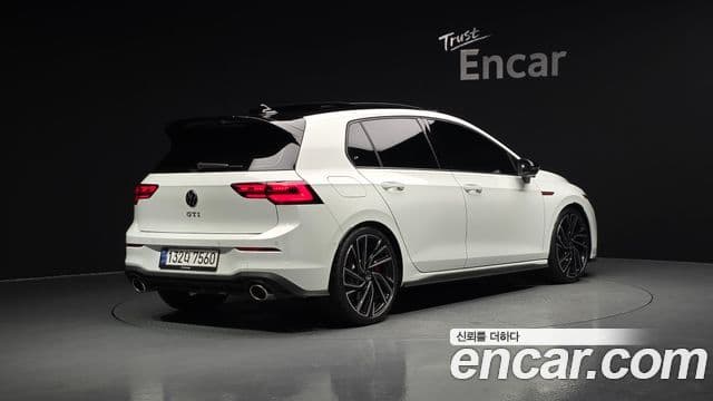 Volkswagen Golf 2024 — ფოტო 32/36