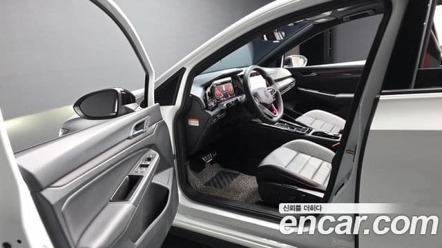 Volkswagen Golf 2024 — ფოტო 26/36