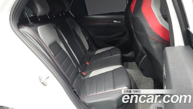 Volkswagen Golf 2024 — ფოტო 7/36