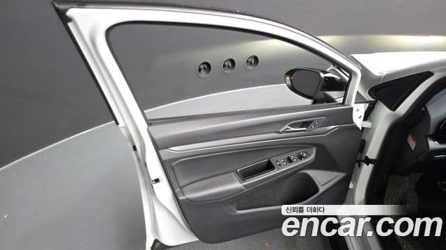 Volkswagen Golf 2024 — ფოტო 30/36