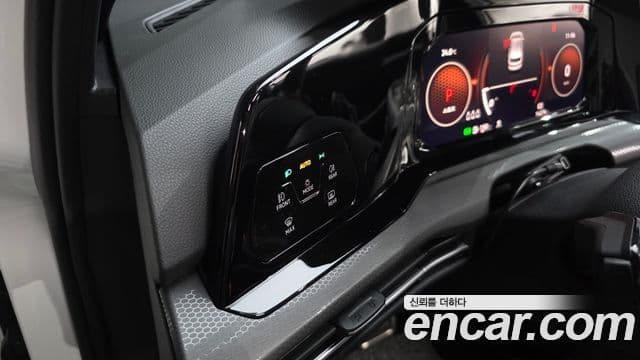 Volkswagen Golf 2024 — ფოტო 19/36
