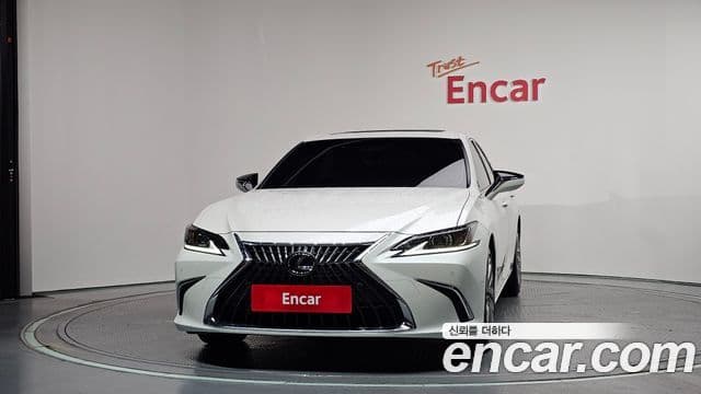 Lexus ES300h 2023 — ფოტო 3/20