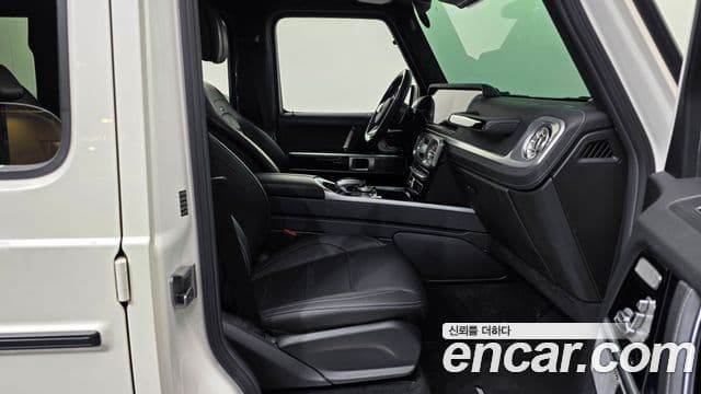 Mercedes-Benz G-Class 2020 — Photo 10/20