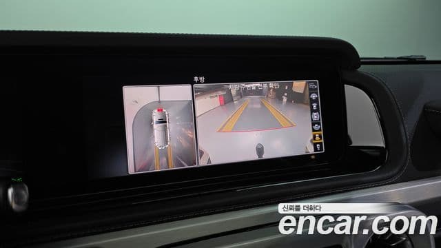 Mercedes-Benz G-Class 2020 — Photo 9/20