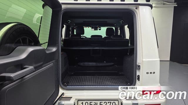 Mercedes-Benz G-Class 2020 — Photo 7/20