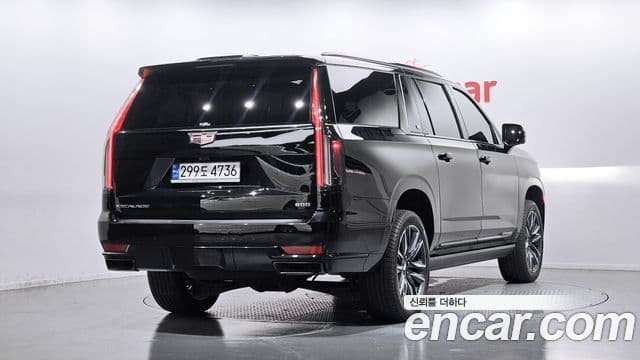 Cadillac Escalade 2023 — ფოტო 2/20