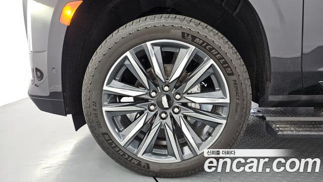 Cadillac Escalade 2023 — ფოტო 5/20