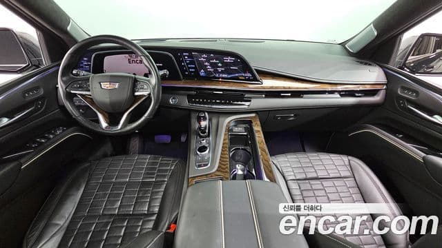 Cadillac Escalade 2023 — ფოტო 7/20