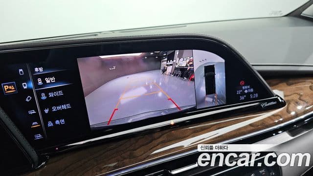 Cadillac Escalade 2023 — ფოტო 14/20