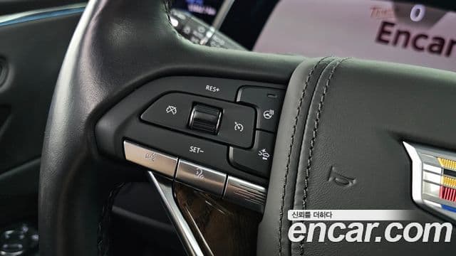 Cadillac Escalade 2023 — ფოტო 15/20