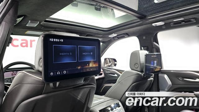 Cadillac Escalade 2023 — ფოტო 16/20