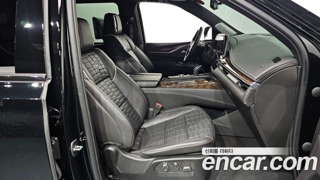 Cadillac Escalade 2023 — Photo 33/36
