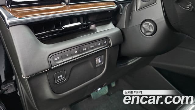 Cadillac Escalade 2023 — Photo 11/36