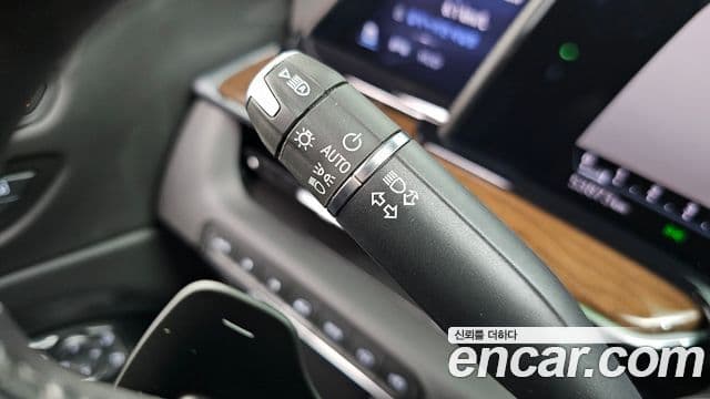 Cadillac Escalade 2023 — Photo 22/36