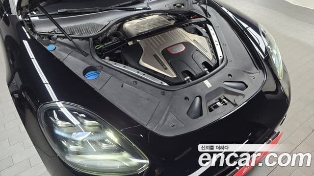 Porsche Panamera 2020 — ფოტო 6/20