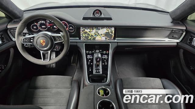 Porsche Panamera 2020 — ფოტო 7/20