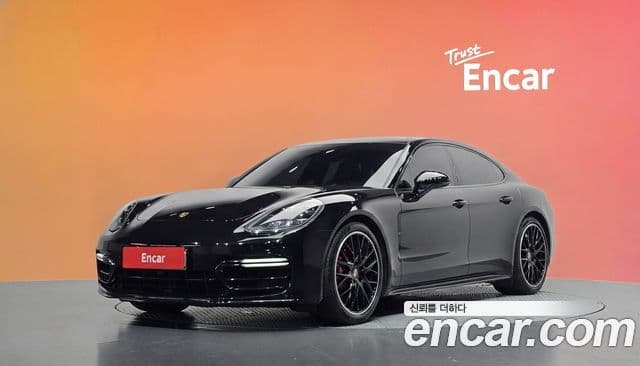 Porsche Panamera 2020 — ფოტო 1/20