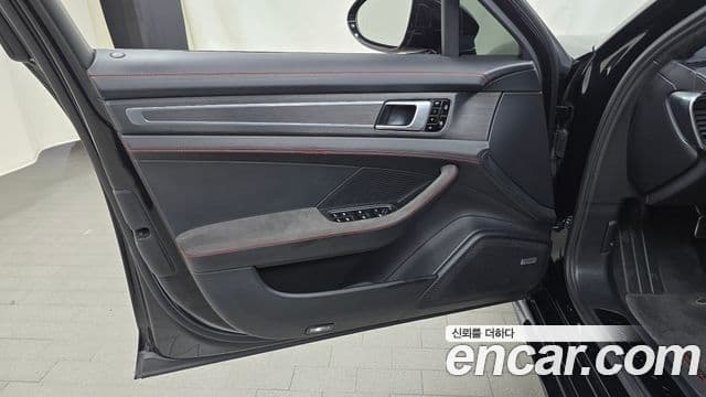 Porsche Panamera 2020 — Photo 19/33