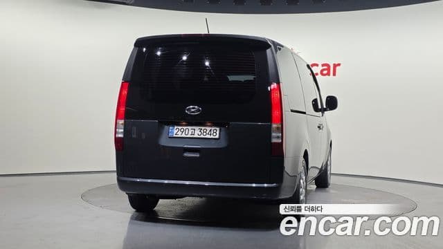Hyundai Staria 2022 — ფოტო 3/20