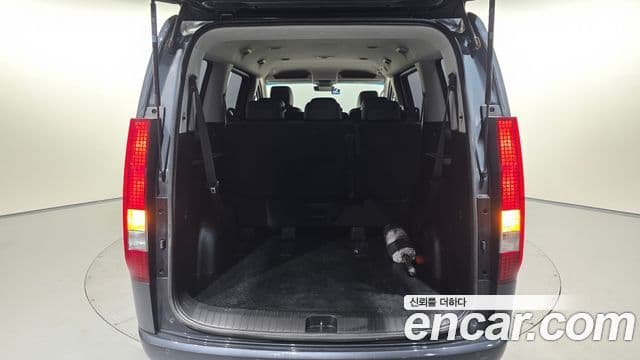 Hyundai Staria 2022 — фото 20 из 20