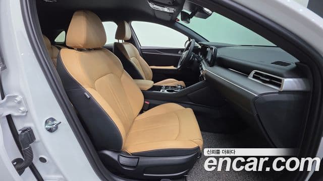 Kia K5 2022 — Şəkil 10/20