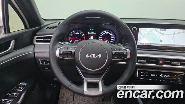 Kia K5 2022 — Şəkil 14/20
