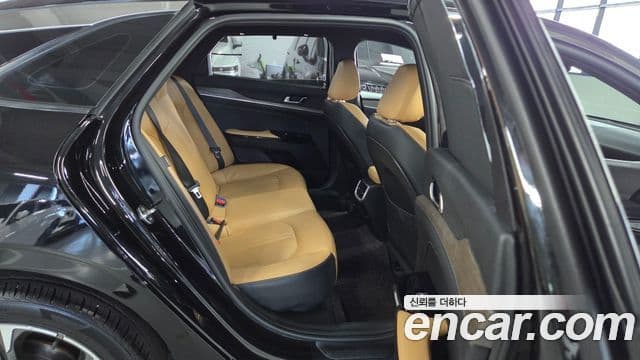 Kia K5 2022 — ფოტო 11/20