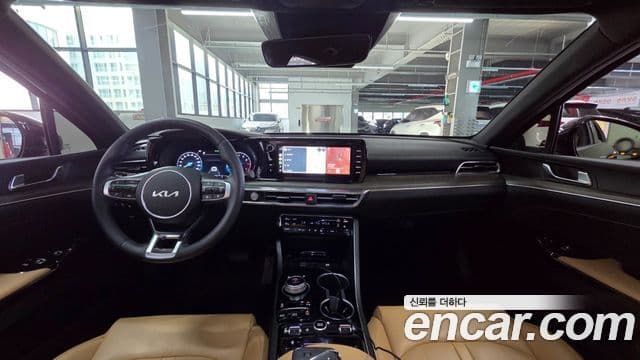 Kia K5 2022 — ფოტო 14/20