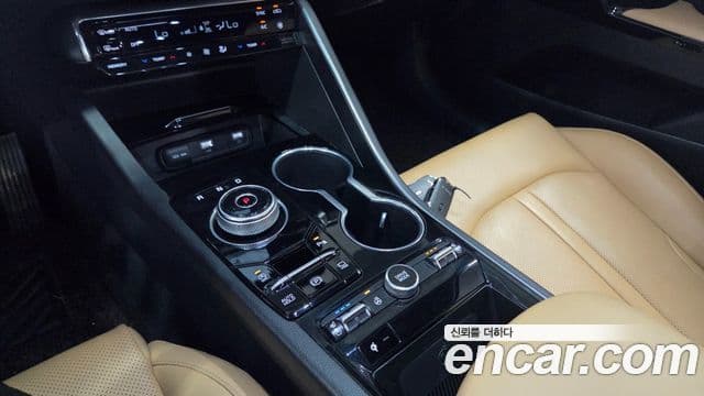 Kia K5 2022 — ფოტო 17/20
