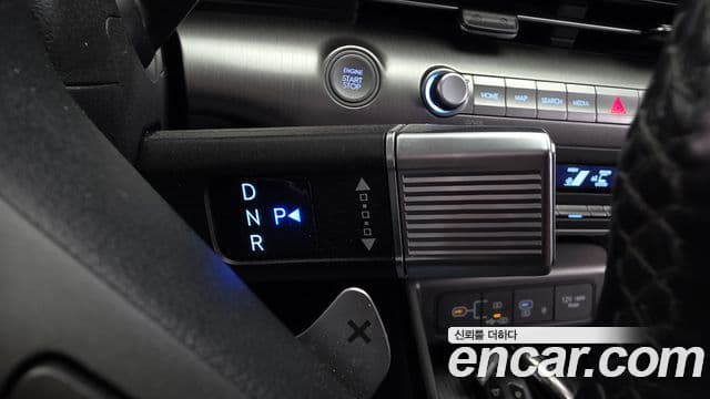 Hyundai Kona 2023 — ფოტო 9/20