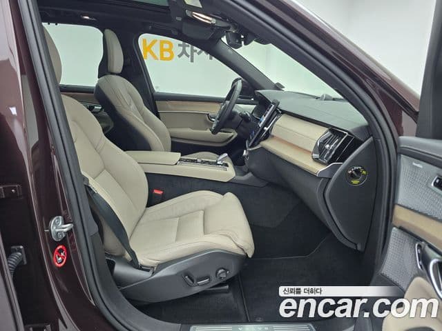 Volvo XC90 2025 — фото 7 из 20