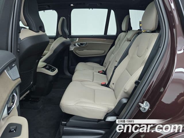 Volvo XC90 2025 — фото 8 из 20