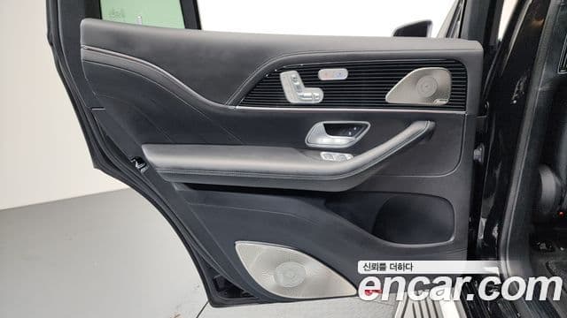 Mercedes-Benz GLS-Class 2023 — Photo 5/42